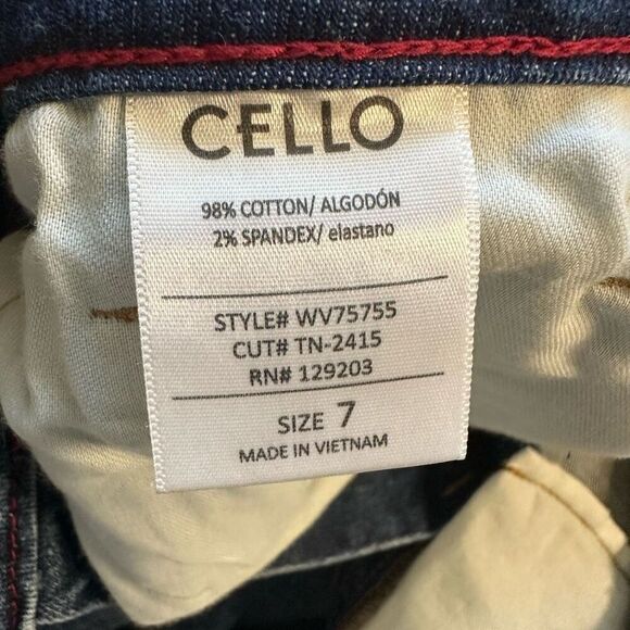 REWORKED Cello Embroidered Cuffed Distressed Jeans Size 7/M - Picture 8 of 8